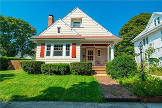 17 Marden St, Cranston, RI 02910