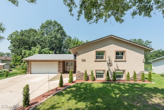 7004 Roberts Dr, Woodridge, IL 60517