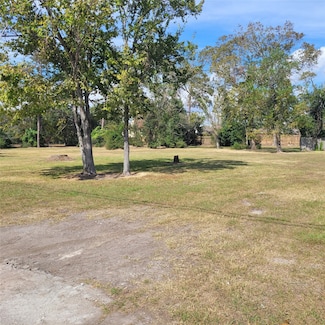 900 E Meyer Rd, Seabrook, TX 77586