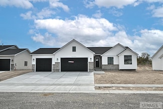 3179 Roundup Ln, Ammon, ID 83406