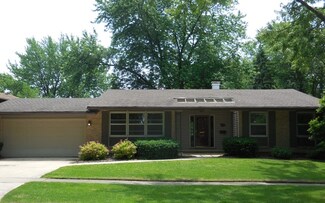 3005 White Dr, Woodridge, IL 60517