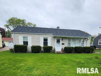 805 S Farnham St, Galesburg, IL 61401