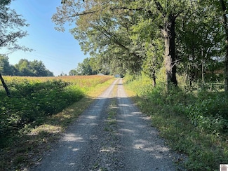 000 Arnett Ln, Murray, KY 42071