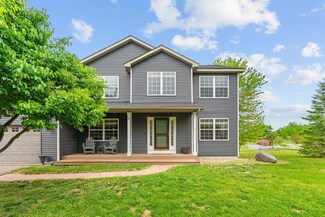 27385 Millicent Ln, Chisago City, MN 55013