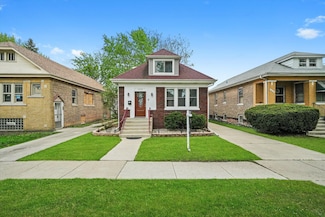 7050 26th Pkwy, Berwyn, IL 60402