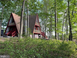 185 Whitney Lake Rd, Hawley, PA 18428