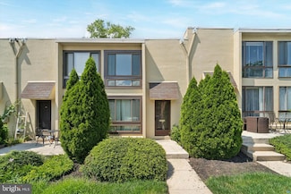 100 E Glenolden Ave Unit T8, Glenolden, PA 19036