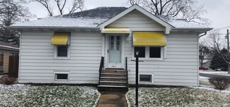 404 N Lord Ave, Carpentersville, IL 60110