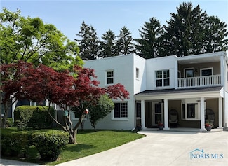 732 Inwood Place, Maumee, OH 43537