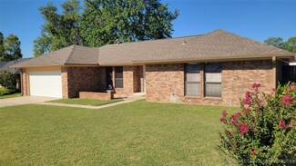 1317 Willow Brook St, Ada, OK 74820