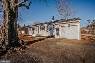 12 Davies Rd, Newark, DE 19713