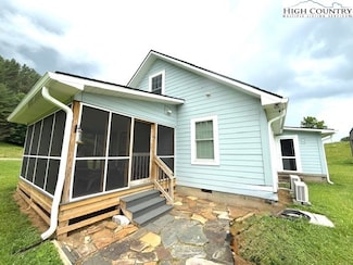 2823 Cranberry Creek Rd, Laurel Springs, NC 28644