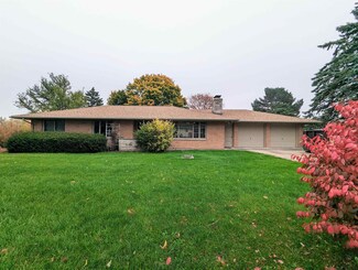 705 S Walnut Ave, Forreston, IL 61030