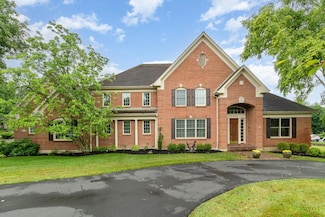 3585 Fawnrun Dr, Cincinnati, OH 45241