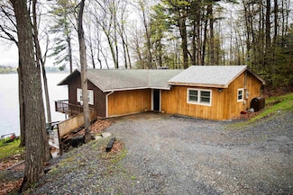 548 Monkton Rd, Monkton, VT 05473
