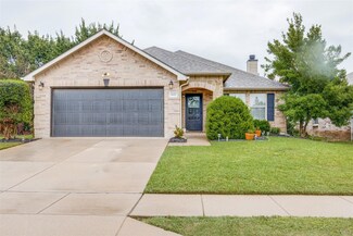 8817 Elk Creek Ln, Fort Worth, TX 76123