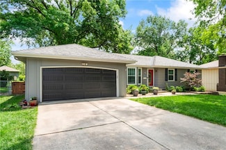 5421 Queal Dr, Shawnee, KS 66203