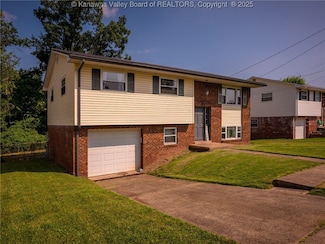 1105 Hollyberry Ln, South Charleston, WV 25309