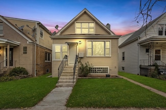 5946 W Eastwood Ave, Chicago, IL 60630