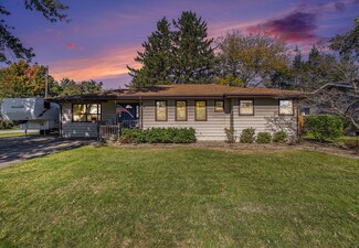 1407 Brentwood Dr, Saint Joseph, MI 49085