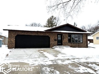 1414 E Linden St, Algona, IA 50511