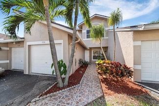 1132 W Lakes Dr, Deerfield Beach, FL 33442