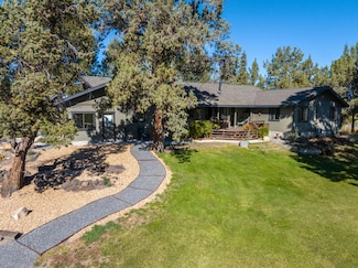 61212 Obernolte Rd, Bend, OR 97701