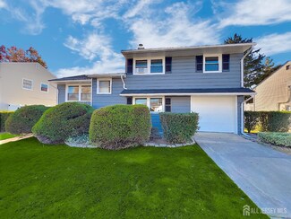 21 S Michael St, Fords, NJ 08863