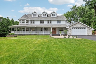 8S452 Bell Dr, Naperville, IL 60565