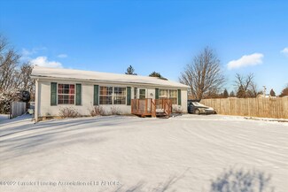 908 Maple St, Eaton Rapids, MI 48827
