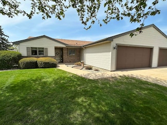 3024 S Petunia Ln, Beloit, WI 53511