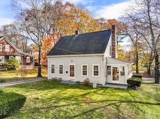 29 Broad St, Plainville, MA 02762