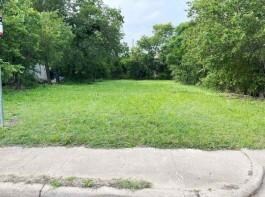 1615 E Hattie St, Fort Worth, TX 76104