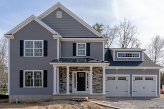 11 Northwood Ct, Slingerlands, NY 12159