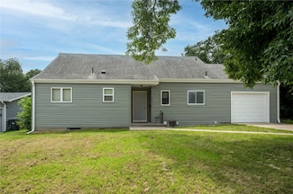 521 29th St NE, Cedar Rapids, IA 52402