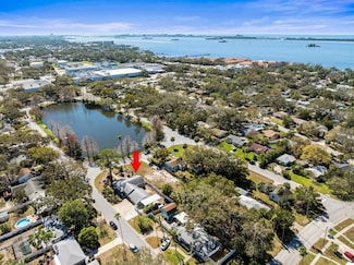 470 Hibiscus Ln N, Dunedin, FL 34698