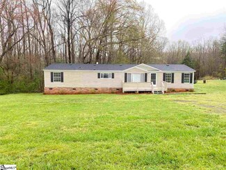 114 Bow Knot Ln, Gray Court, SC 29645