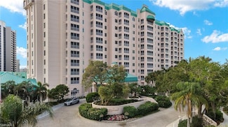 100 Glenview Place Unit 202, Naples, FL 34108