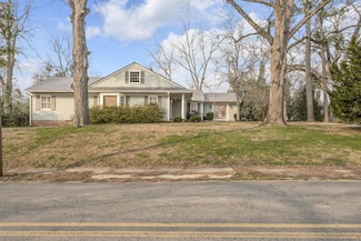 207 W Liberty St, Washington, GA 30673