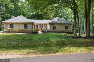 7215 Laketree Dr, Fairfax Station, VA 22039