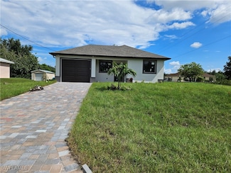 922 Dobbins St E, Lehigh Acres, FL 33974