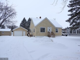 150 3rd St S, Winsted, MN 55395