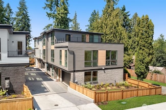 8237 122nd Ave NE, Kirkland, WA 98033