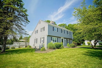 49 Hintz Dr, Wallingford, CT 06492