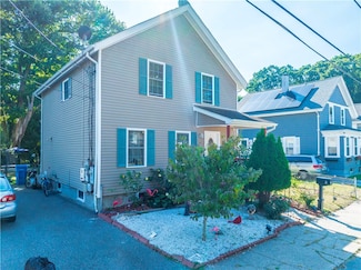 8 Arnold Ave, Lincoln, RI 02865