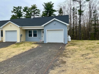 29 Village Cir Unit 1, Augusta, ME 04330