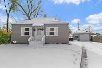 1105 Woodlawn Cir, Waukegan, IL 60085