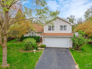 1184 Holly Ln, Algonquin, IL 60102