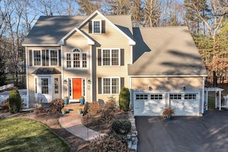 47 Bacon St, Pepperell, MA 01463