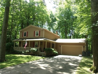1512 Newport Dr, MacEdonia, OH 44056